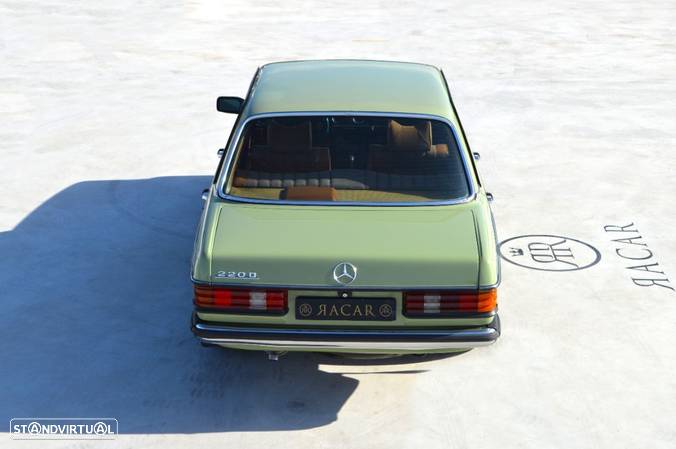 Mercedes-Benz 220 - 6