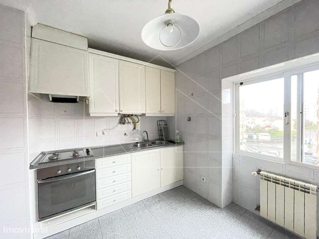 Apartamento T3 em Esgueira - Conforto, Espaço e Excelente Localização-2