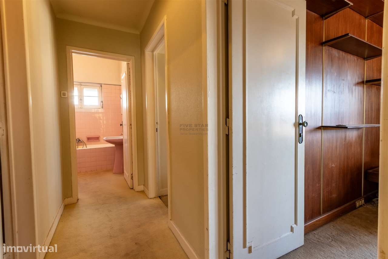 Moradia Estoril Cascais Vista Mar para renovar T6-31