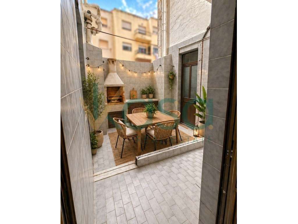 Excelente T2 oportunidade no coração do Barreiro ideal para investi...-12