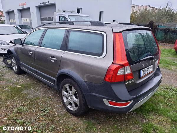 Volvo XC 70 2.4D5 AWD Summum - 2