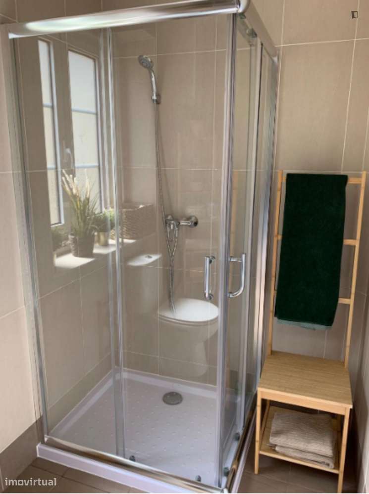 Quarto - localizado em  Coimbra - Grande imagem: 5/5