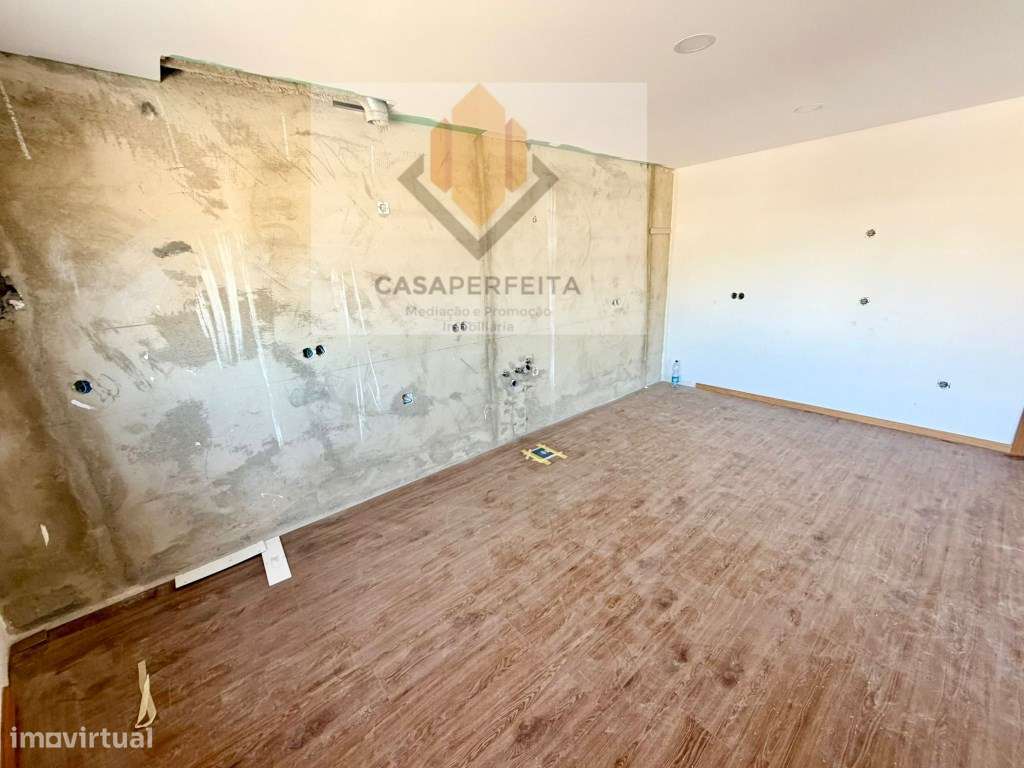 Apartamento T3 NOVO de 2 Frentes com 156m2, Varanda e Lugar de Gara...-6