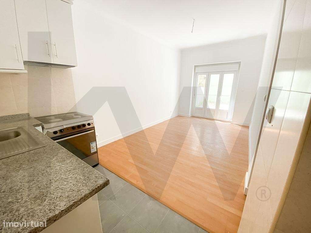 Excelente Oportunidade - Apartamento T1 em Campo de Ourique - Grande imagem: 4/8