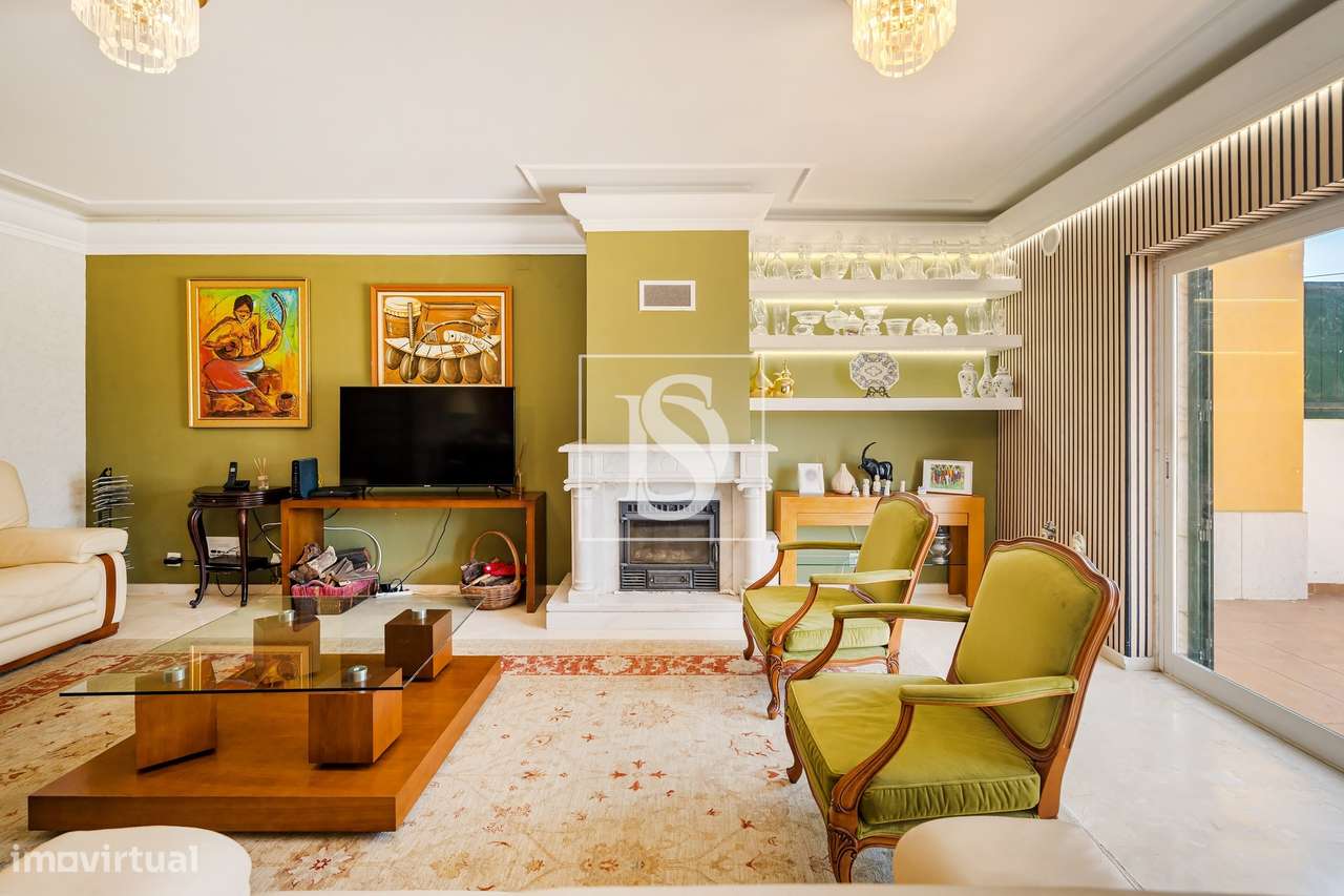 Moradia T5 em Manique de Cima com 3 Pisos-5