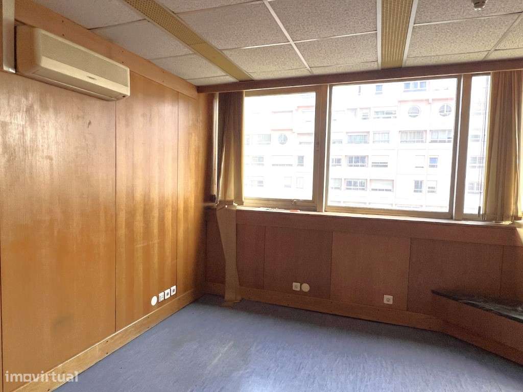 Escritório com 266 m2 junto ao Centro Comercial das Olaias-5