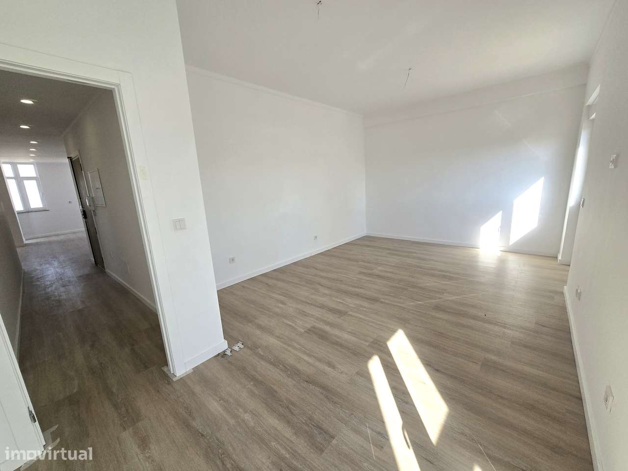 T3 no Barreiro com Suíte, Open Space, Duas Marquises, Vista Desafogada-21