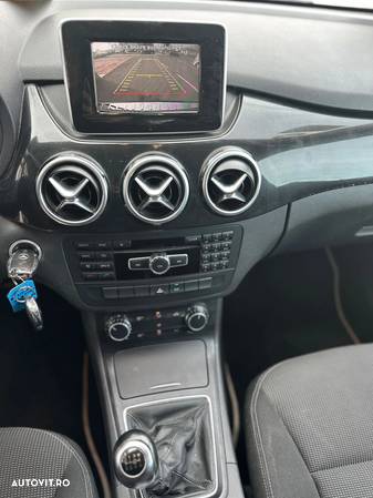 Mercedes-Benz B 180 CDI (BlueEFFICIENCY) - 9