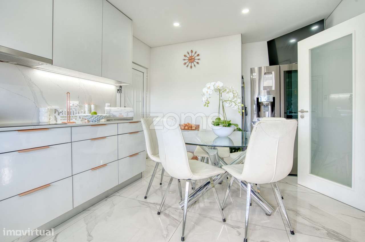 Moradia T4 com Jardim na Ramada-9