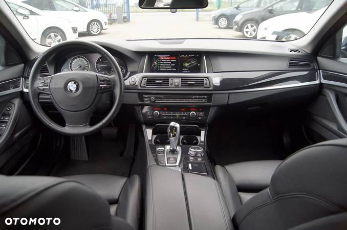 BMW Seria 5 520d Touring - 11