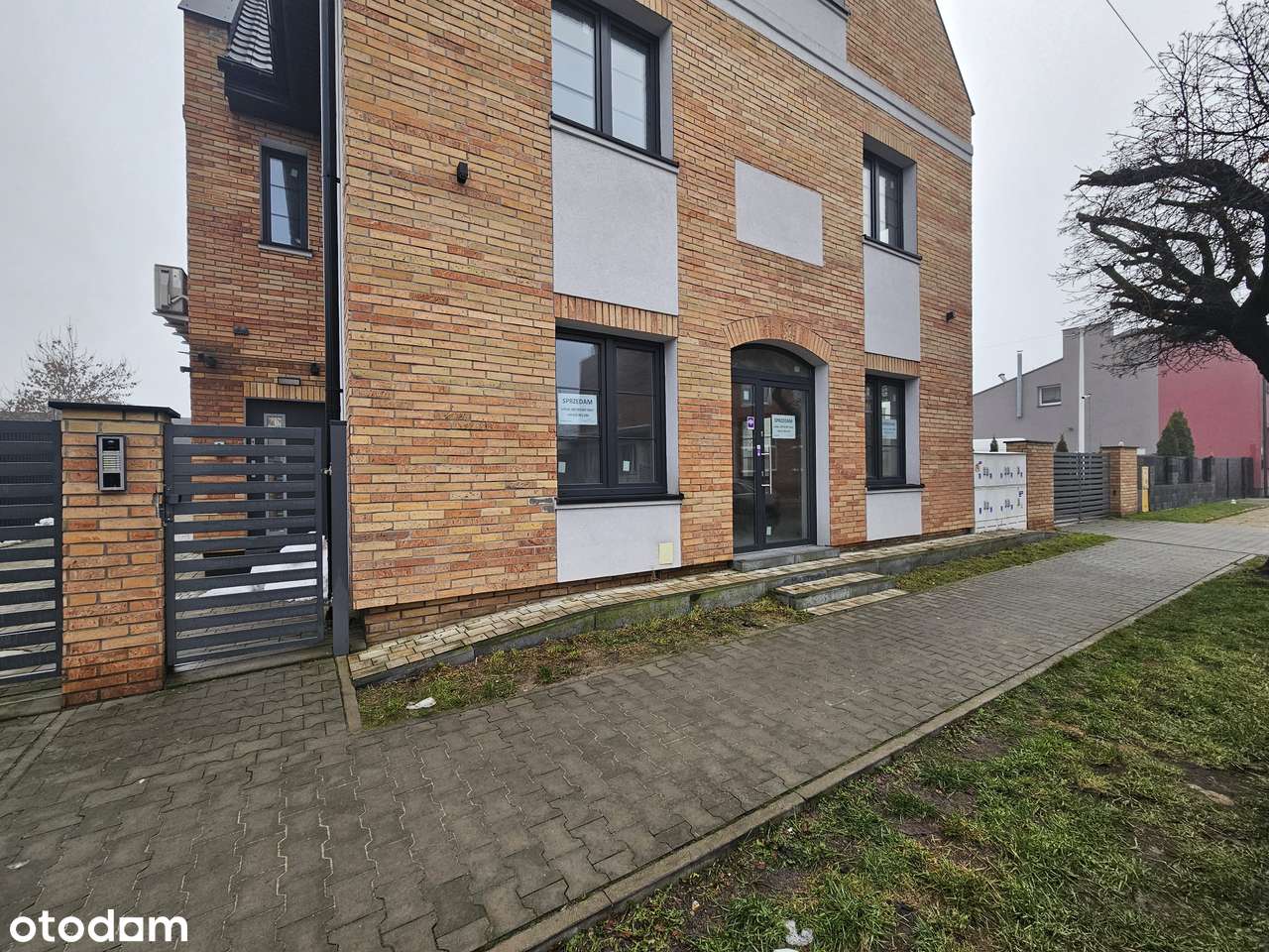 Nowy Lokal z witryną, wejściem z ulicy i parkingiem.PompaCiepła-14