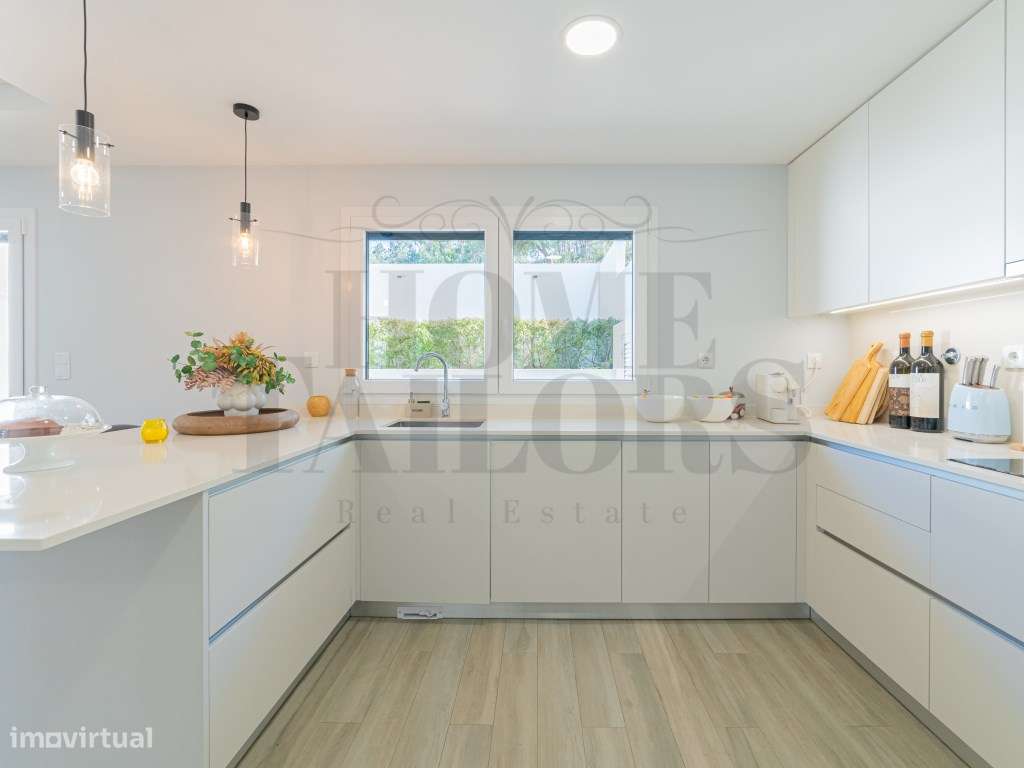 Moradia T3 em Caneças, com excelente jardim e garagem - Grande imagem: 5/29