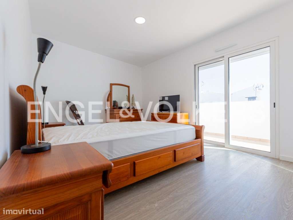 Moradia T2 Moderna em Condomínio com Piscina-13