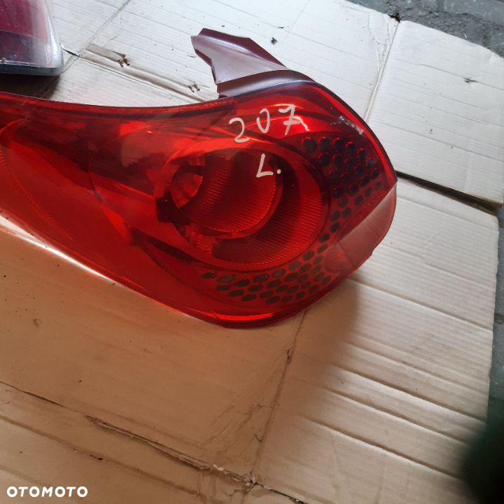 LAMPA TYŁ PEUGEOT 207  LEWA - 3