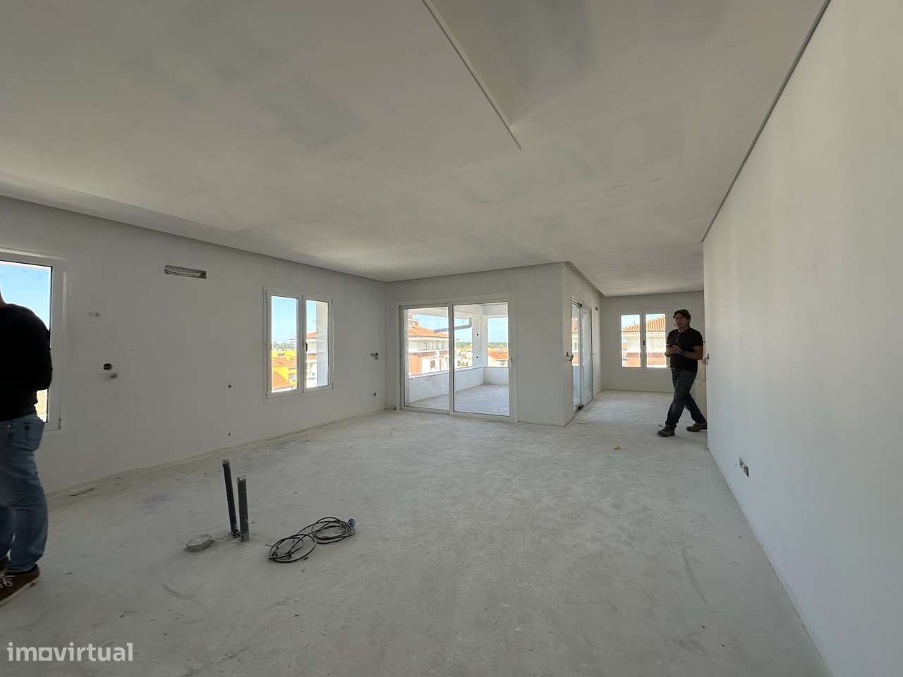 T4 em construção junto à Rodoviária. Vende o Construtor.-2