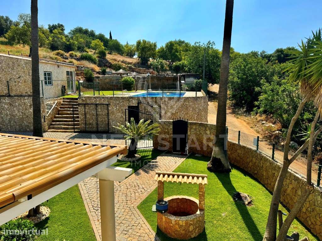 Excecional Moradia T5 com piscina, jardim e vista mar - Grande imagem: 3/37