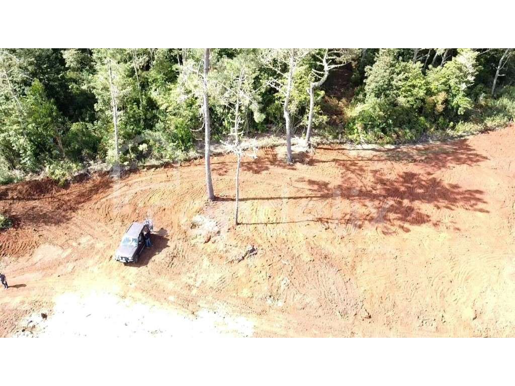 Terreno com 11.340 m2 em Santana - Grande imagem: 2/11