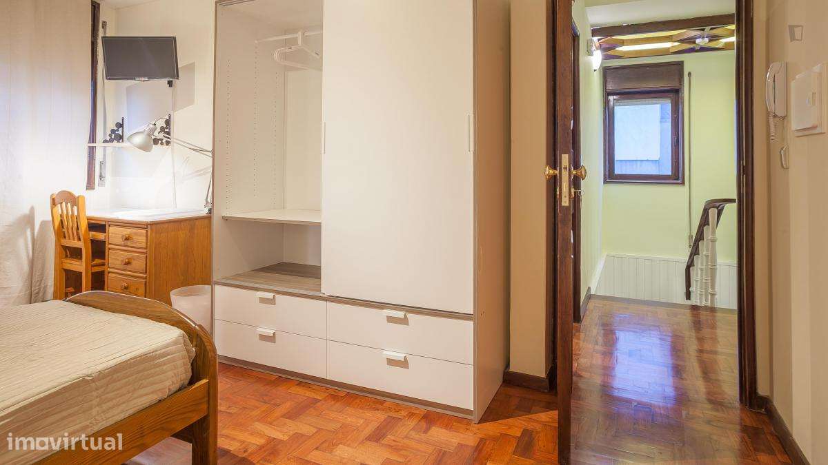 Quarto - localizado em Paranhos Porto - Grande imagem: 3/23