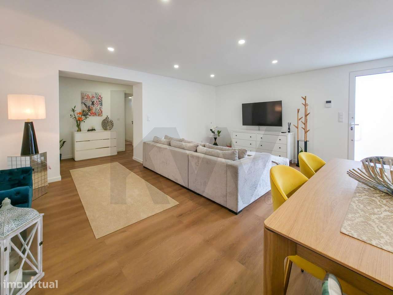 T2 moderno e totalmente renovado no centro de Ponta Delgada – amplo, l - Grande imagem: 4/18