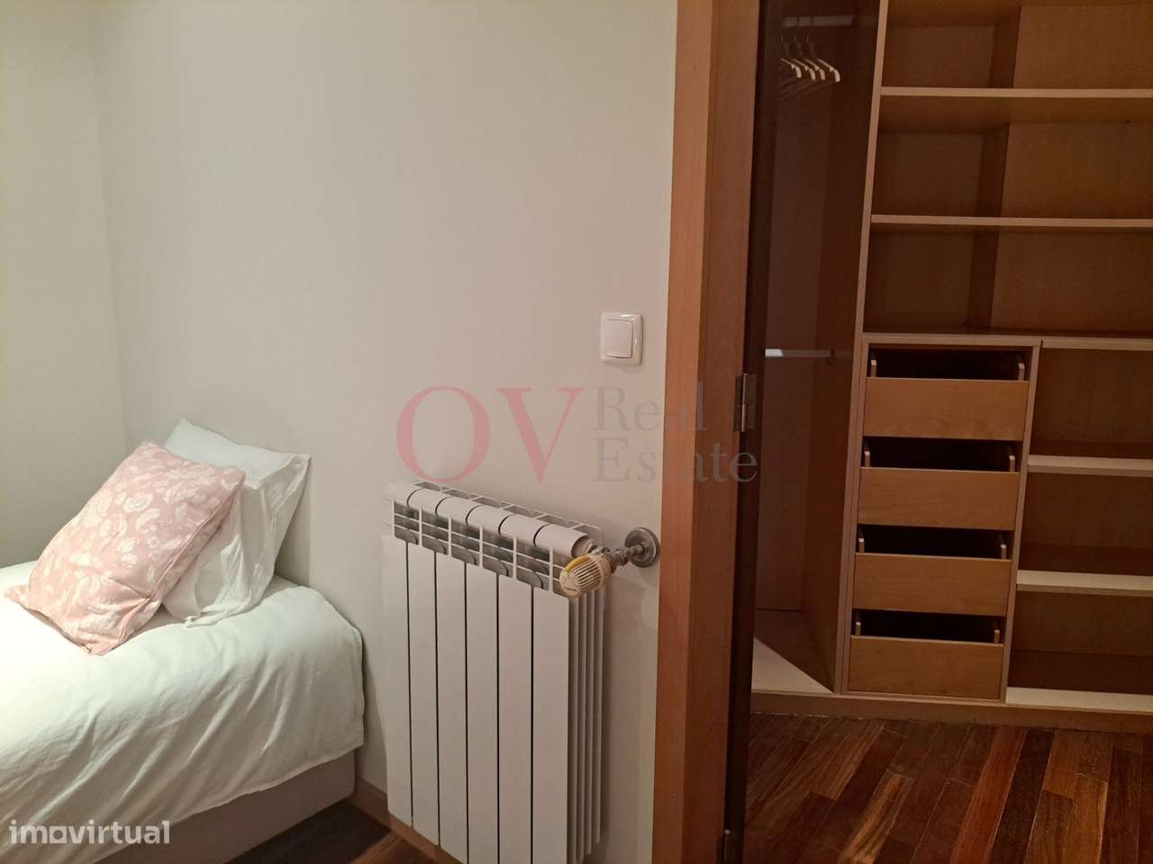 Vende-se Quintinha com moradia T4, a 2 minutos da circunvalação, junto-12