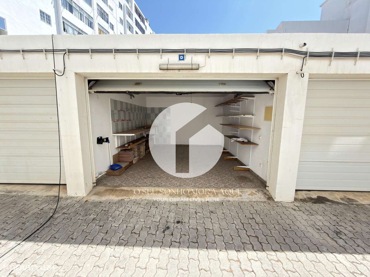 Apartamento T2 com Garagem Box - Olhão-30