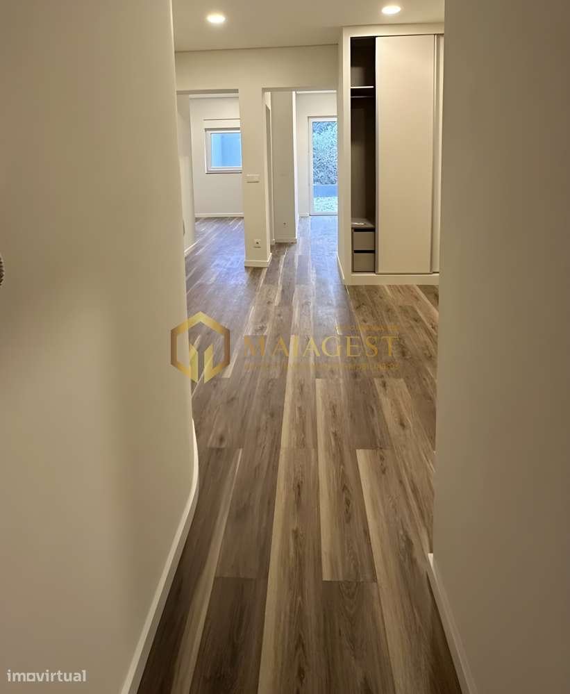 Apartamento T1 remodelado com Jardim Privativo junto ao Metro - Grande imagem: 5/20