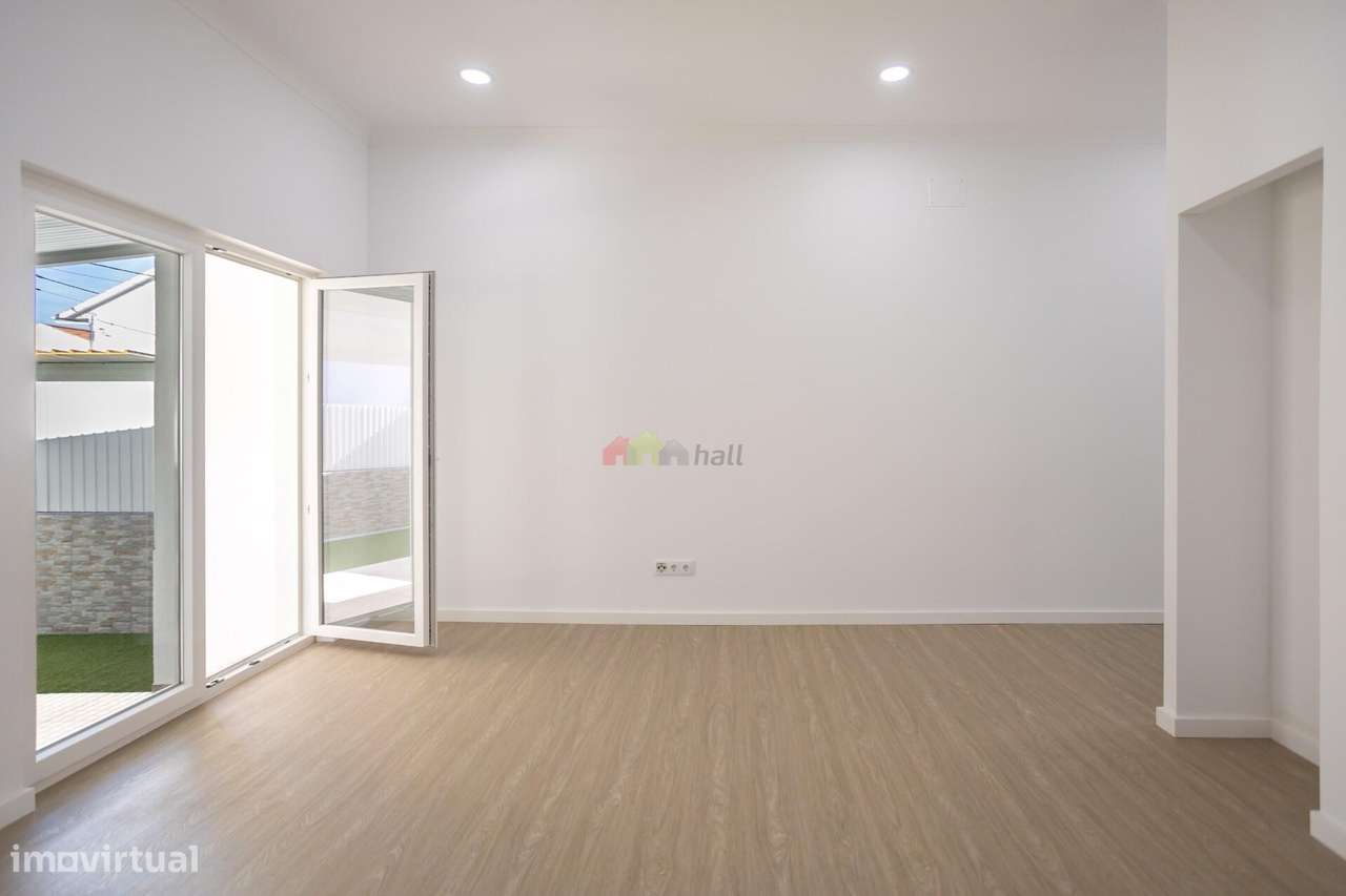 Apartamento T1 Totalmente Remodelado com Terraço Privativo (45 m2)-18
