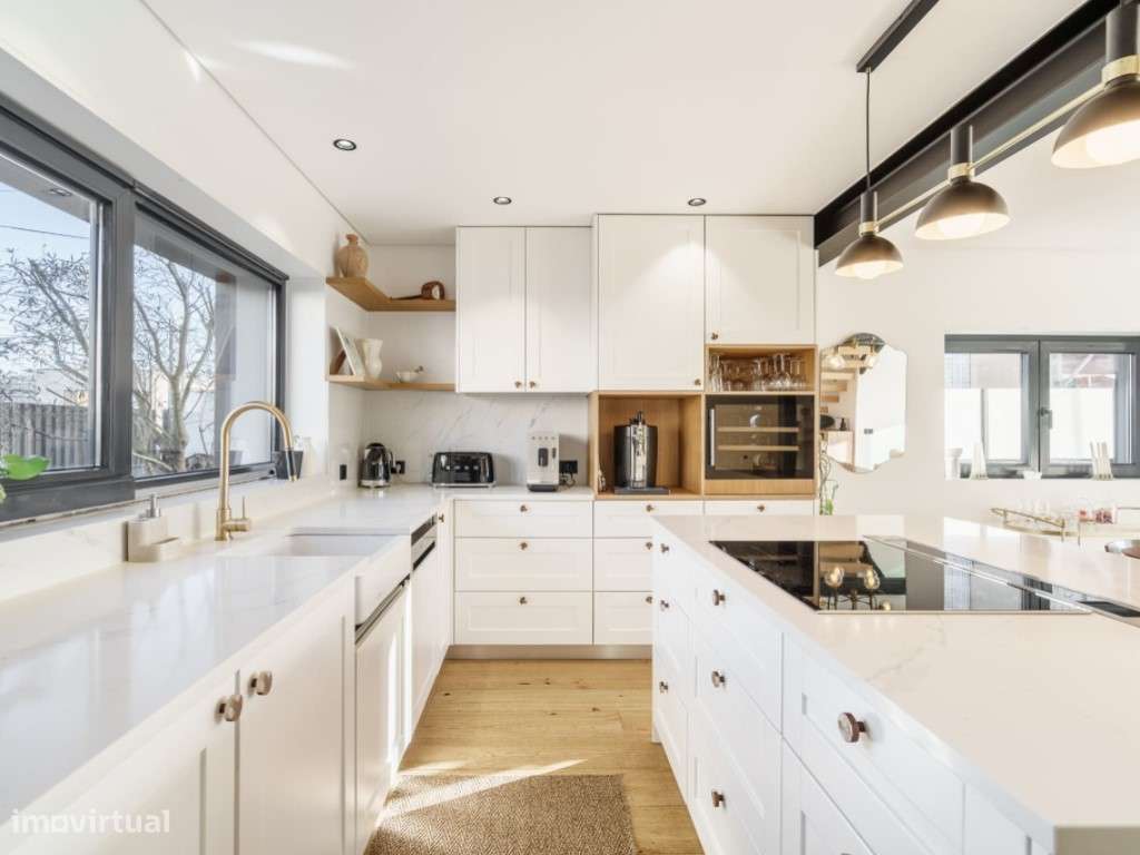 Moradia V3+1 totalmente renovada com vista mar-25