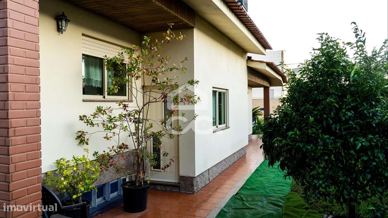 Moradia Individual V3+1 no Centro de Pevidém-29