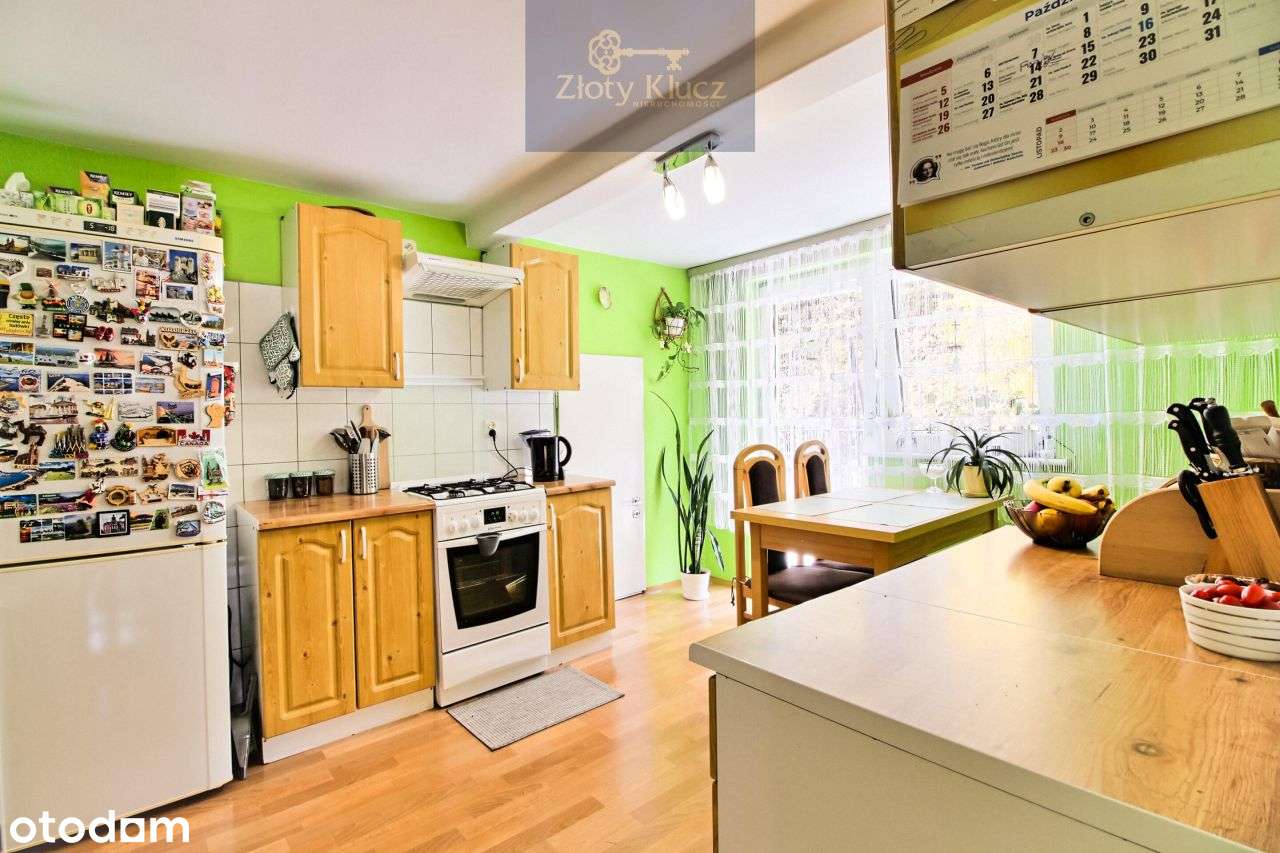 Dom z tarasem-5 pokoi-ogród-dwa garaże murowane-0