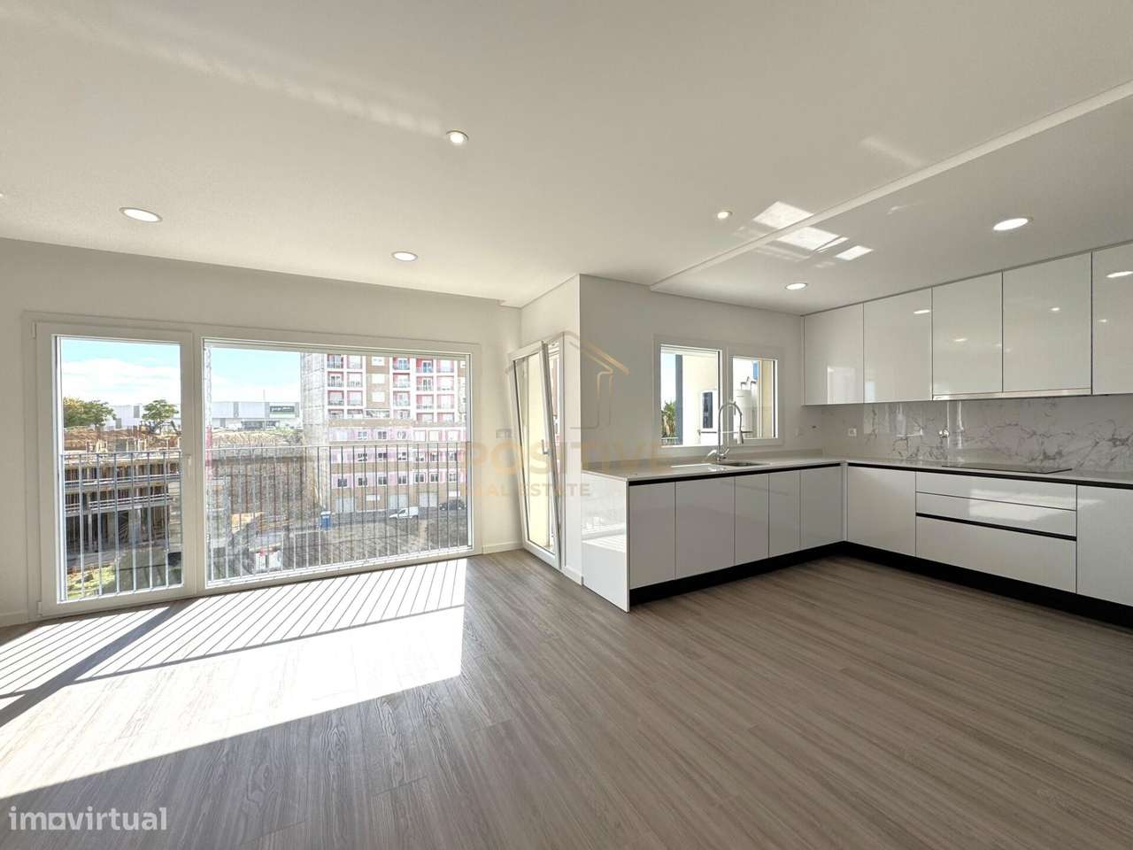 T3 em Santa Marta do Pinhal | Suite, 2 varandas e zona social de 31 m2-9