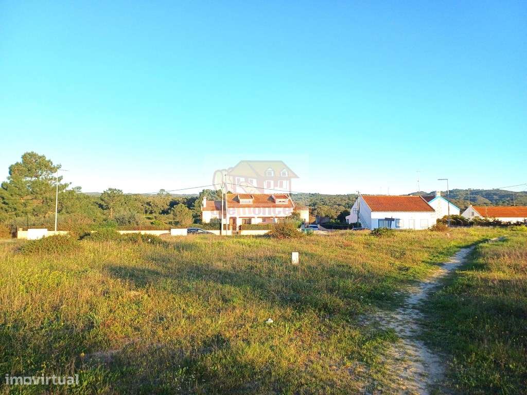 Lote com 350 m2 para construção de moradia e piscina - Grande imagem: 2/12