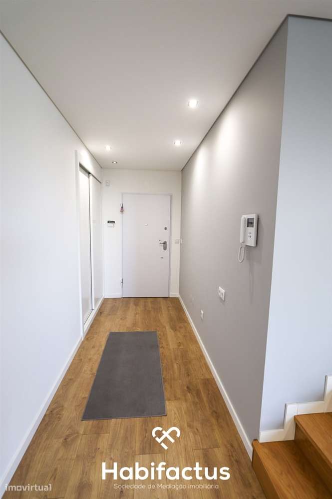 Apartamento T3+2 com Varandas e Terraço em Viseu-37