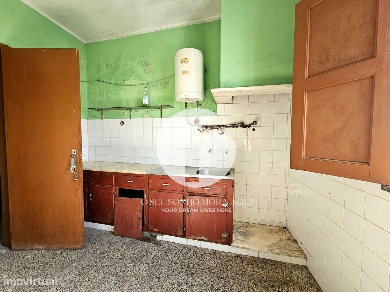 Moradia T5 com pisos independentes em Estoi-14