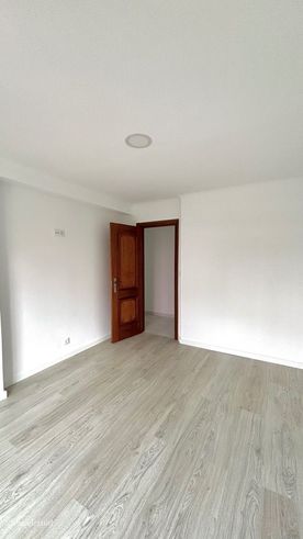 Apartamento T1 totalmente remodelado em Almada-8