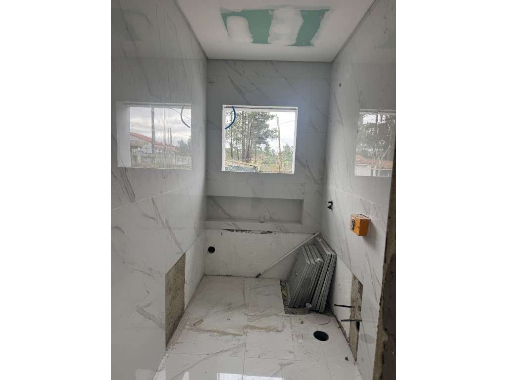 Moradia Geminada Duplex, T 3, 2 suítes , pronta escriturar a Setemb... - Grande imagem: 4/8