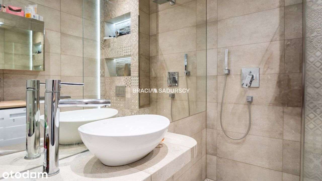 Dwa pokoje, jasne, wysokie. Doskonałe.-13