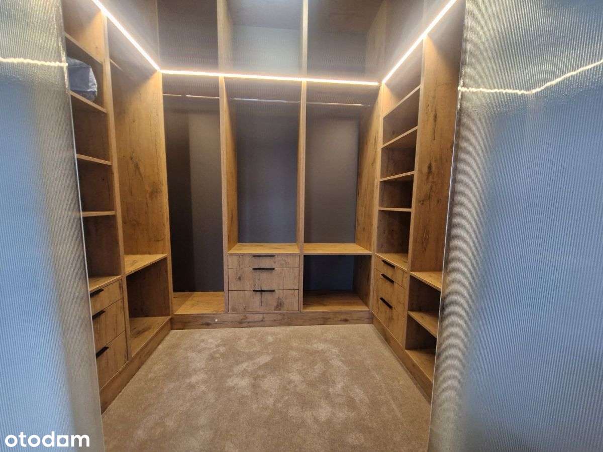 Przestronny Apartament w sercu Gdyni na 2 piętrze-5