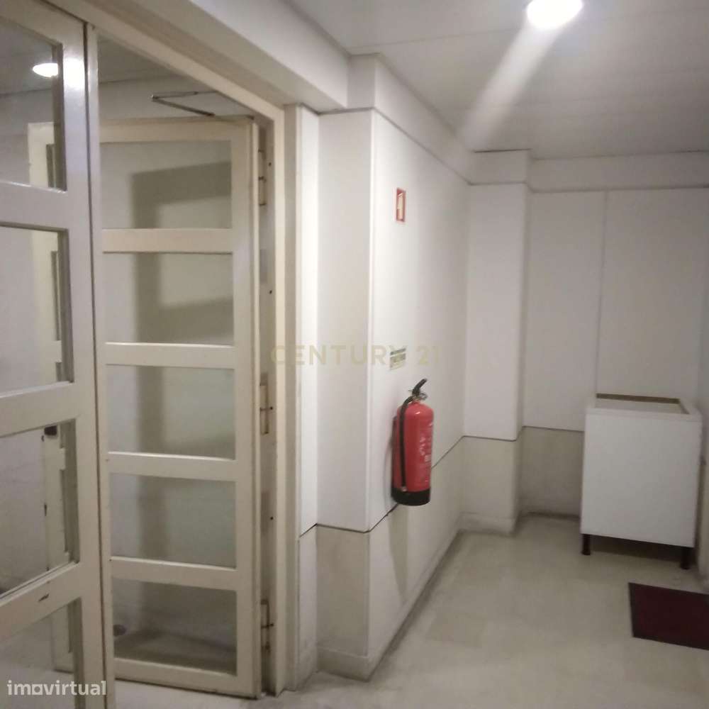 Arrendamento T1 Mobilado com garagem no Beato, Lisboa - Grande imagem: 3/16