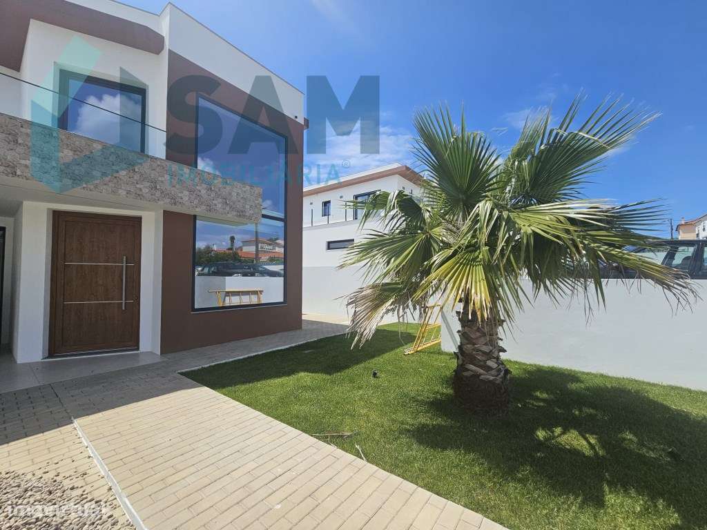 Moradia T4 com jardim e piscina - Grande imagem: 4/36