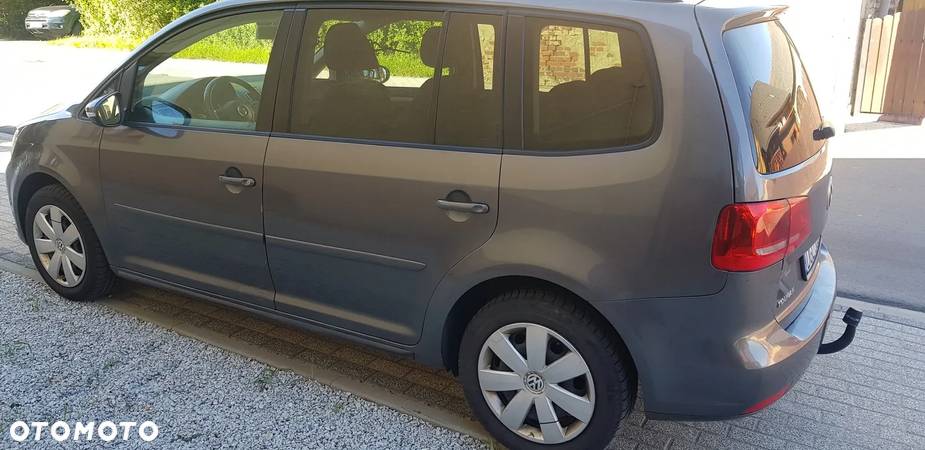 Volkswagen Touran 2.0 TDI DPF BlueMotion Technology Comfortline - 6