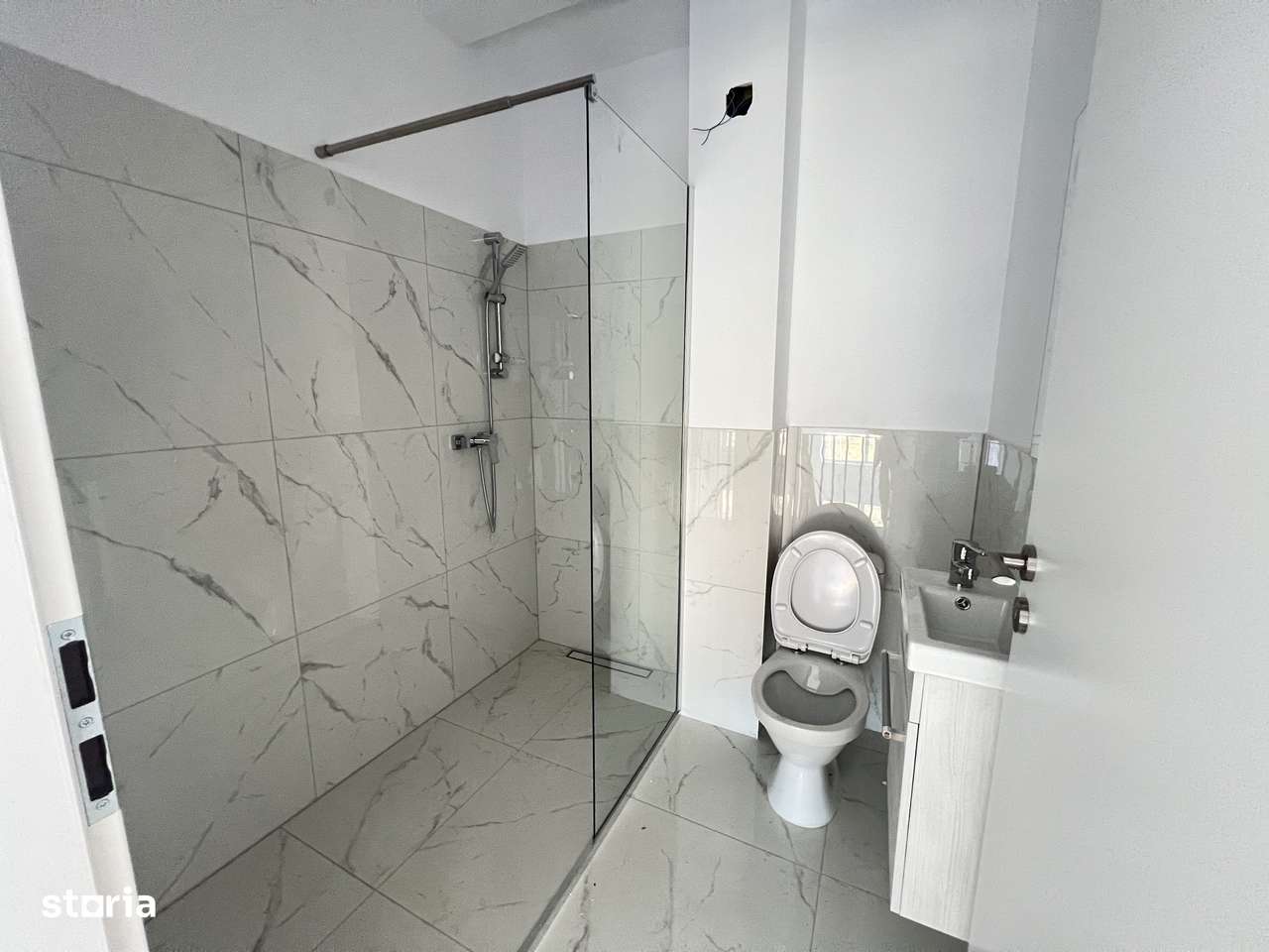 Apartament la cheie cu mobiler bucatarie - 4 camere, 2 bai, Terasa NOU-7