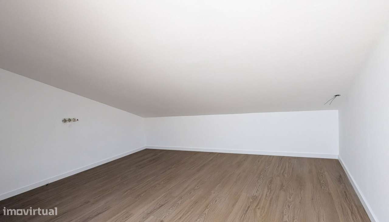 Venda de Moradia V2+2, São Mamede de Infesta, Matosinhos-14