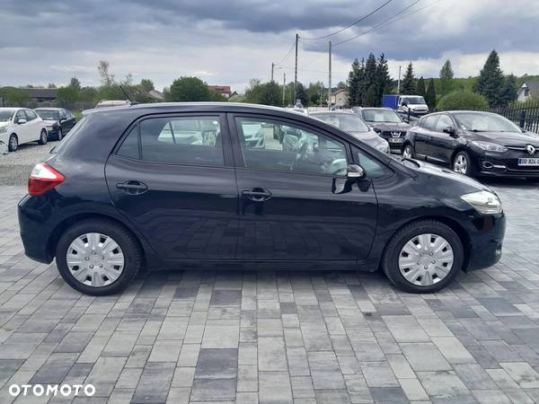 Toyota Auris 1.33 Dual-VVT-i Design Edition - 4