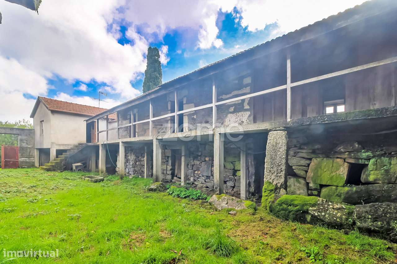 Quinta Com Dependencias E Terreno No Aldeamento Da Seara Montalegre