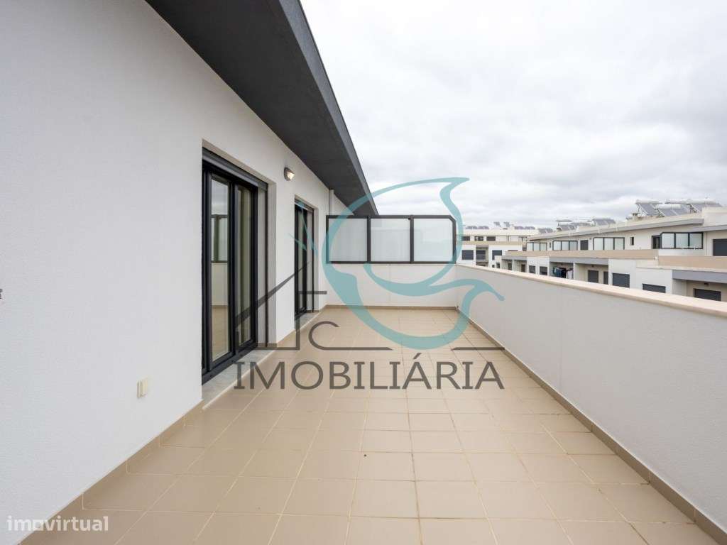 Excelente apartamento T3+1 Duplex, 1 Terraço e garagem/box, no Montijo - Grande imagem: 2/46