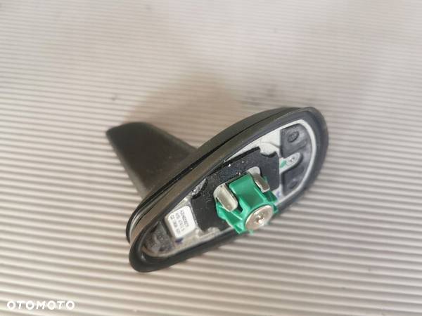 MERCEDES C W204 ANTENA DACHOWA A2048206275 - 2