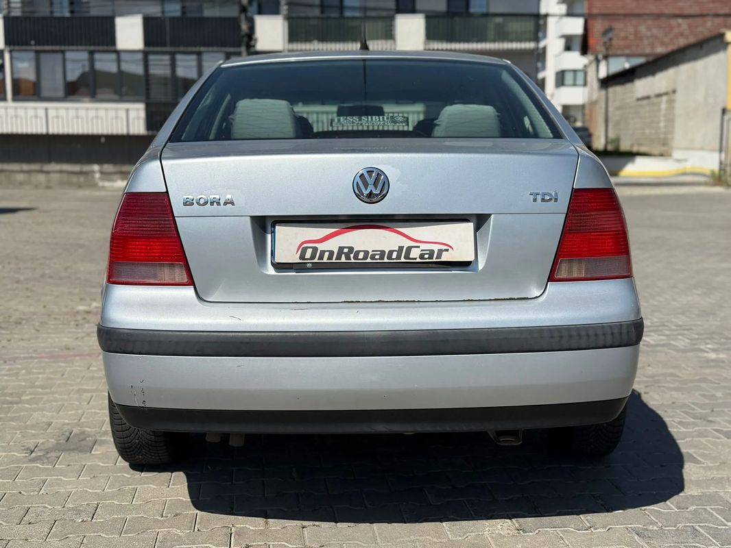 Volkswagen Bora 1.9 TDI Trendline - 14
