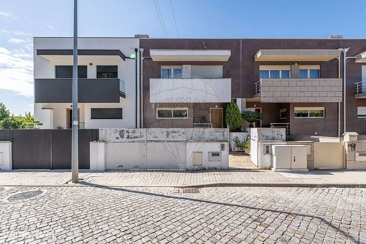 Moradia T4 para venda-34