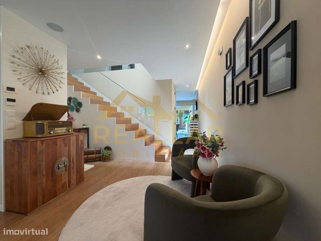 Exclusiva Moradia T4 Semi-Nova com Vista Rio - Condomínio Privado Q...-4